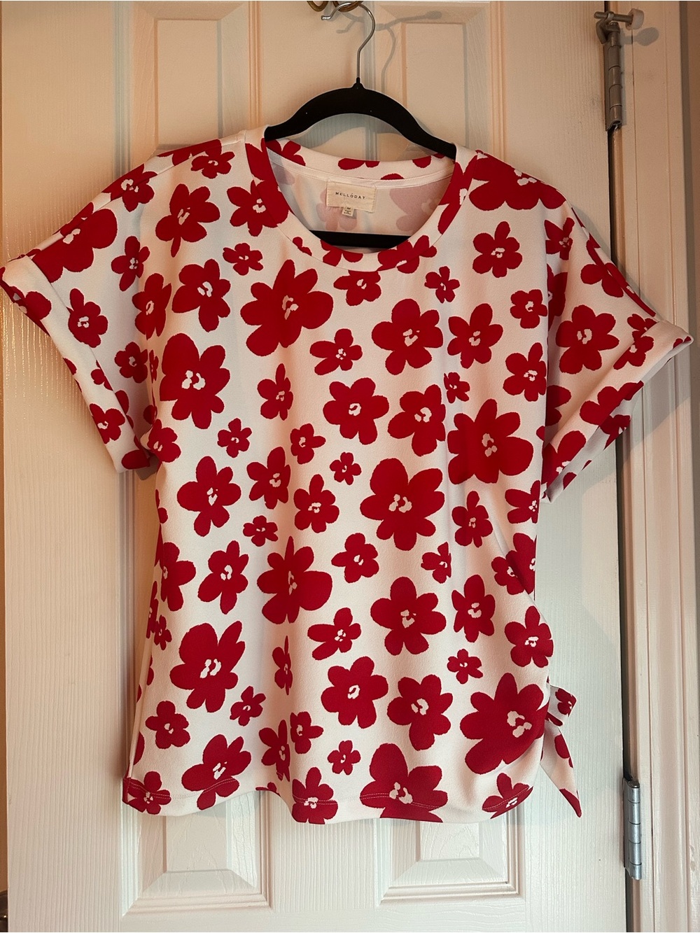 Women’s MELLODAY White Short Sleeve Top with Red Floral Print Tie-Side